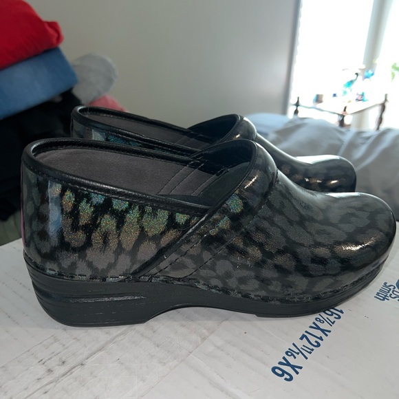 Women’s Dansko clogs size 40 - Picture 3 of 3